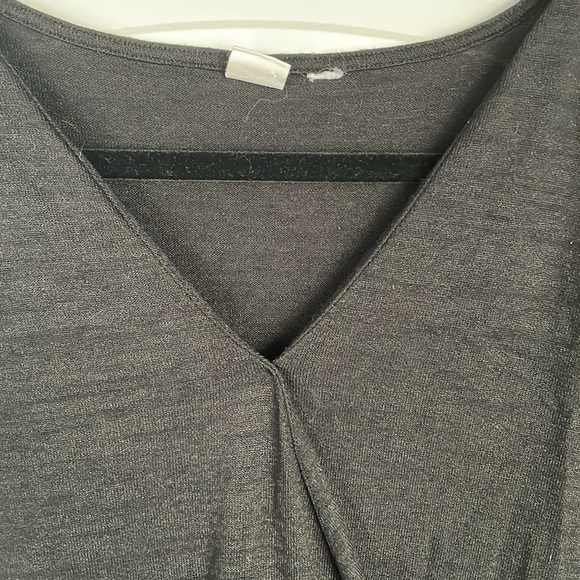 GAP Size XL faux wrap top - Picture 3 of 3